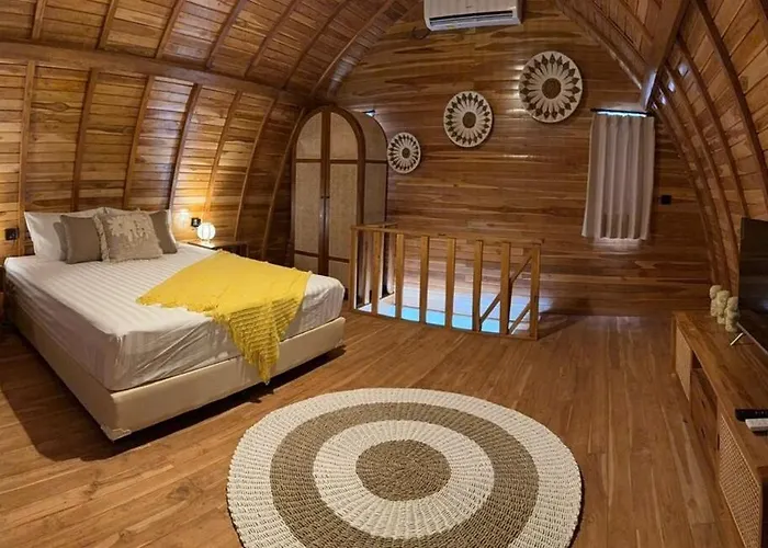 Ayu Padang 01 Villa Uluwatu (Bali)